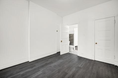 928 East 46th Street Chicago IL 60653