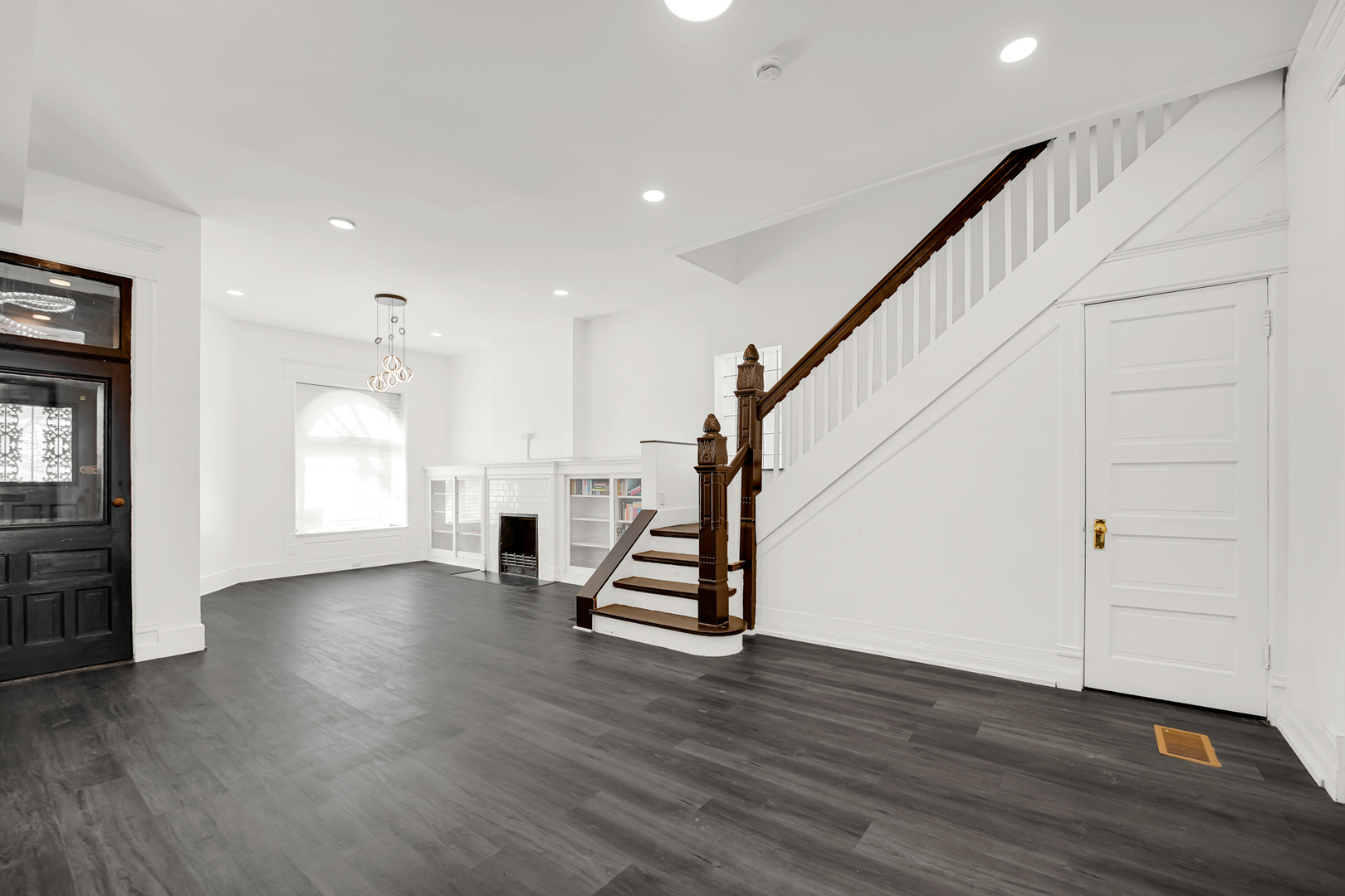 928 East 46th Street Chicago IL 60653