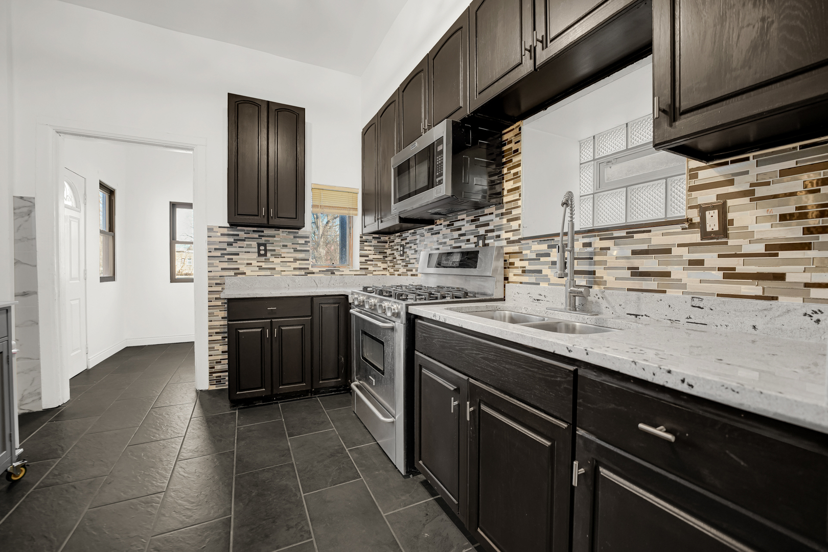 928 East 46th Street Chicago IL 60653
