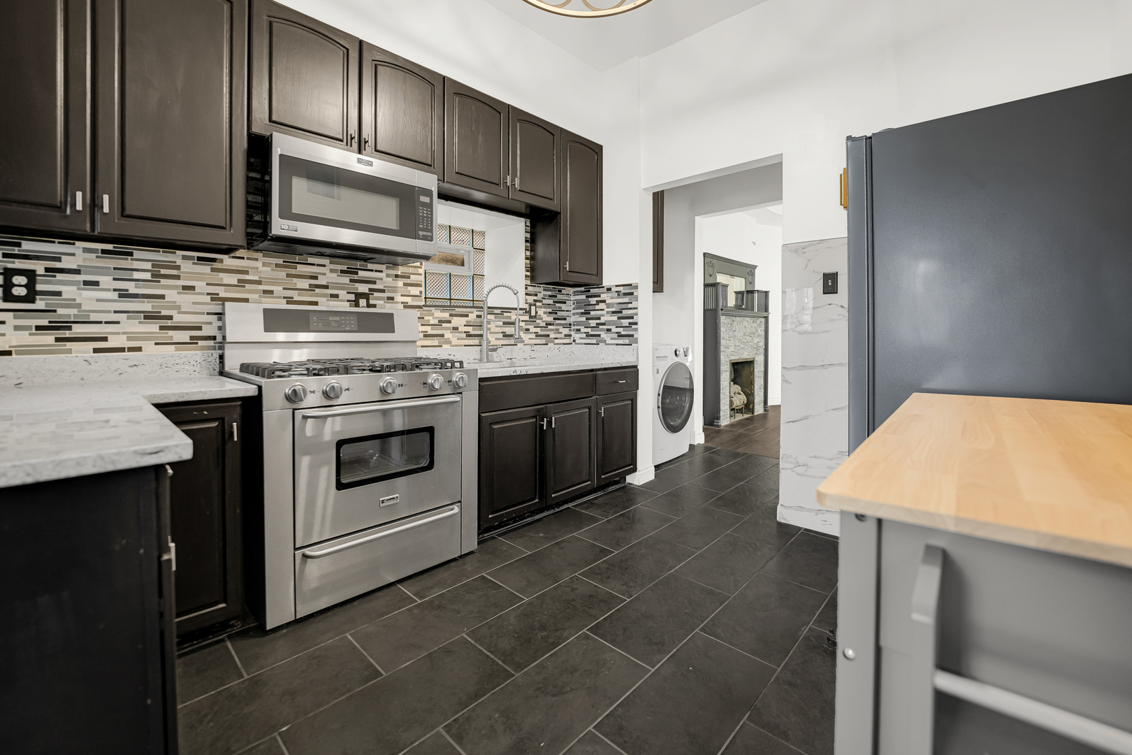 928 East 46th Street Chicago IL 60653