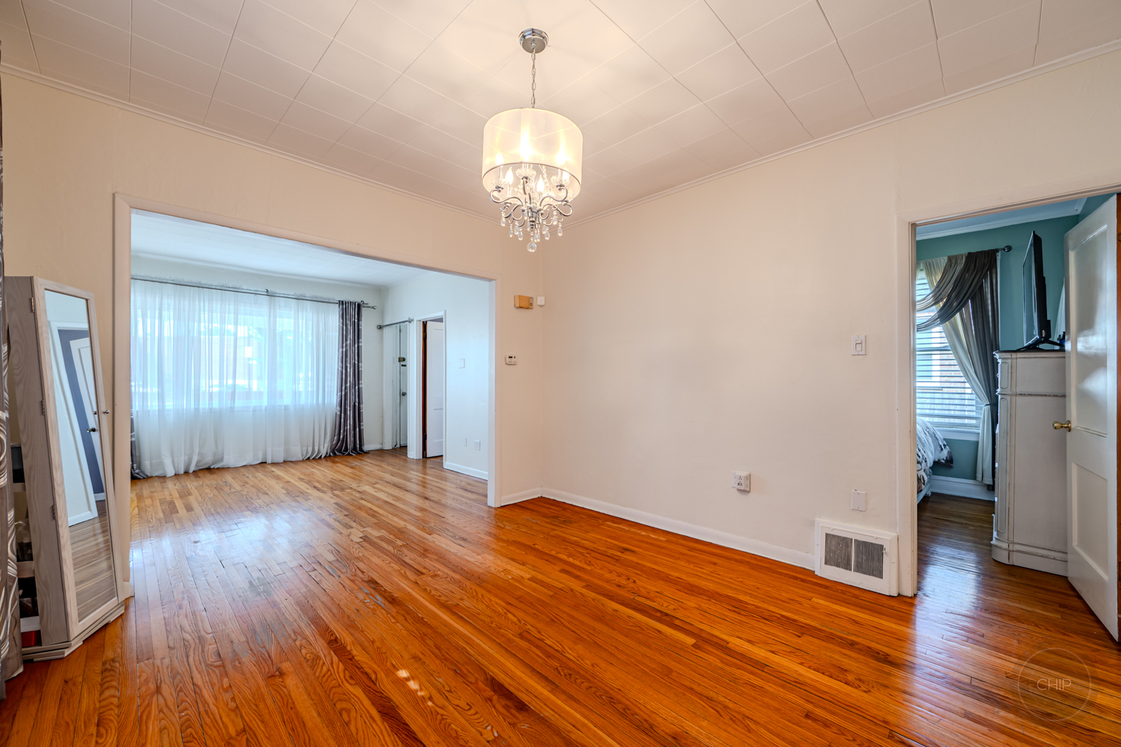 3628 West 83rd Street Chicago IL 60652