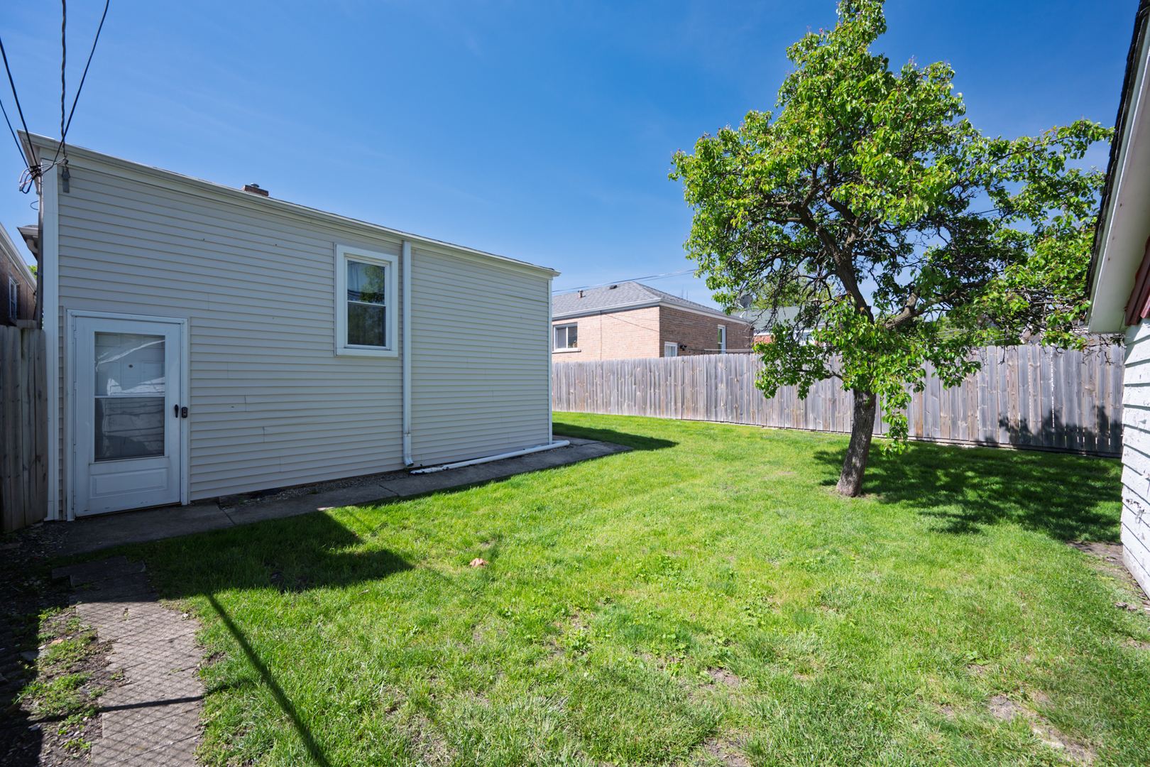 3628 West 83rd Street Chicago IL 60652
