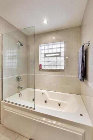 5038 North Rutherford Avenue Chicago IL 60656