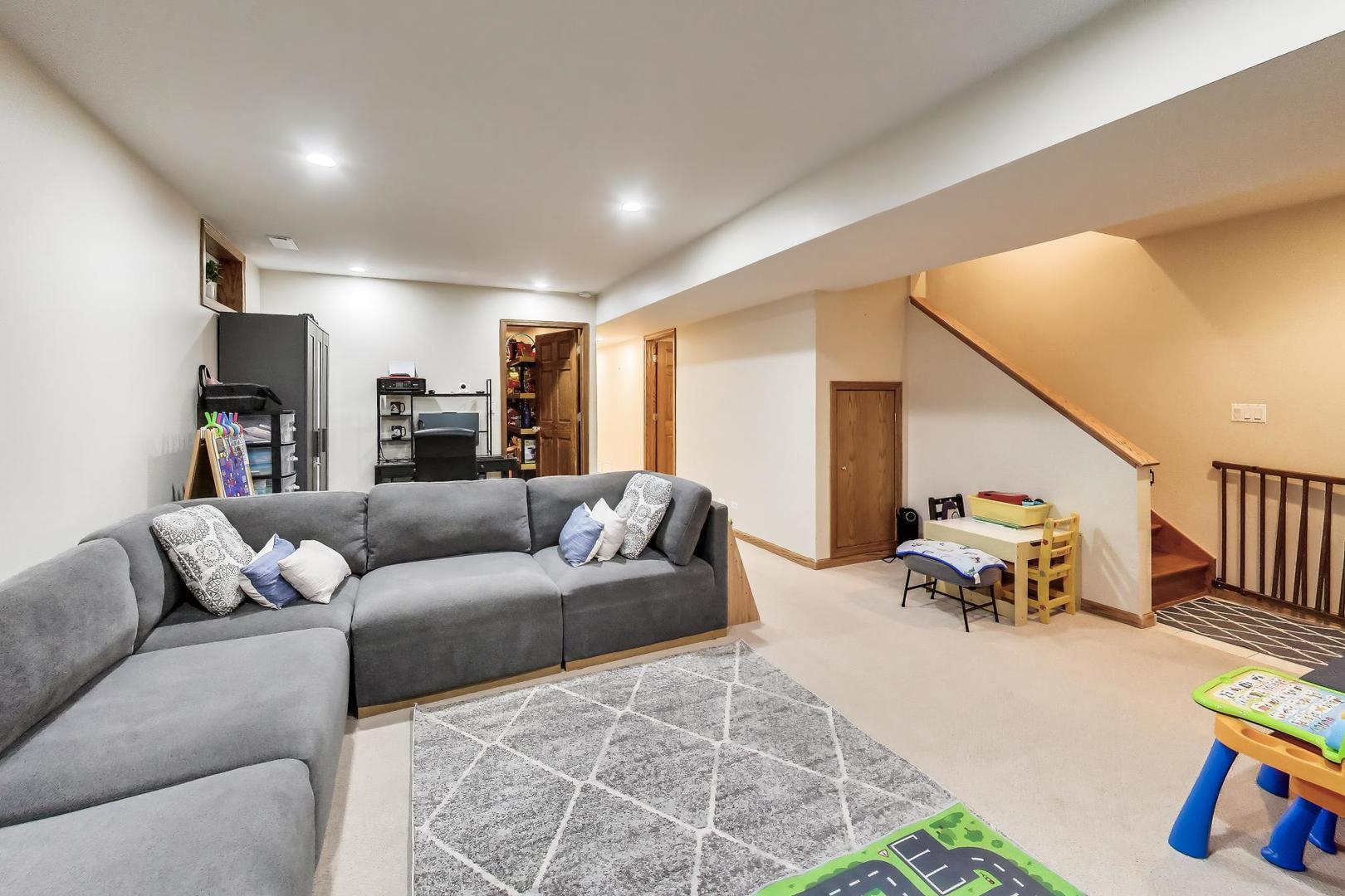 5038 North Rutherford Avenue Chicago IL 60656
