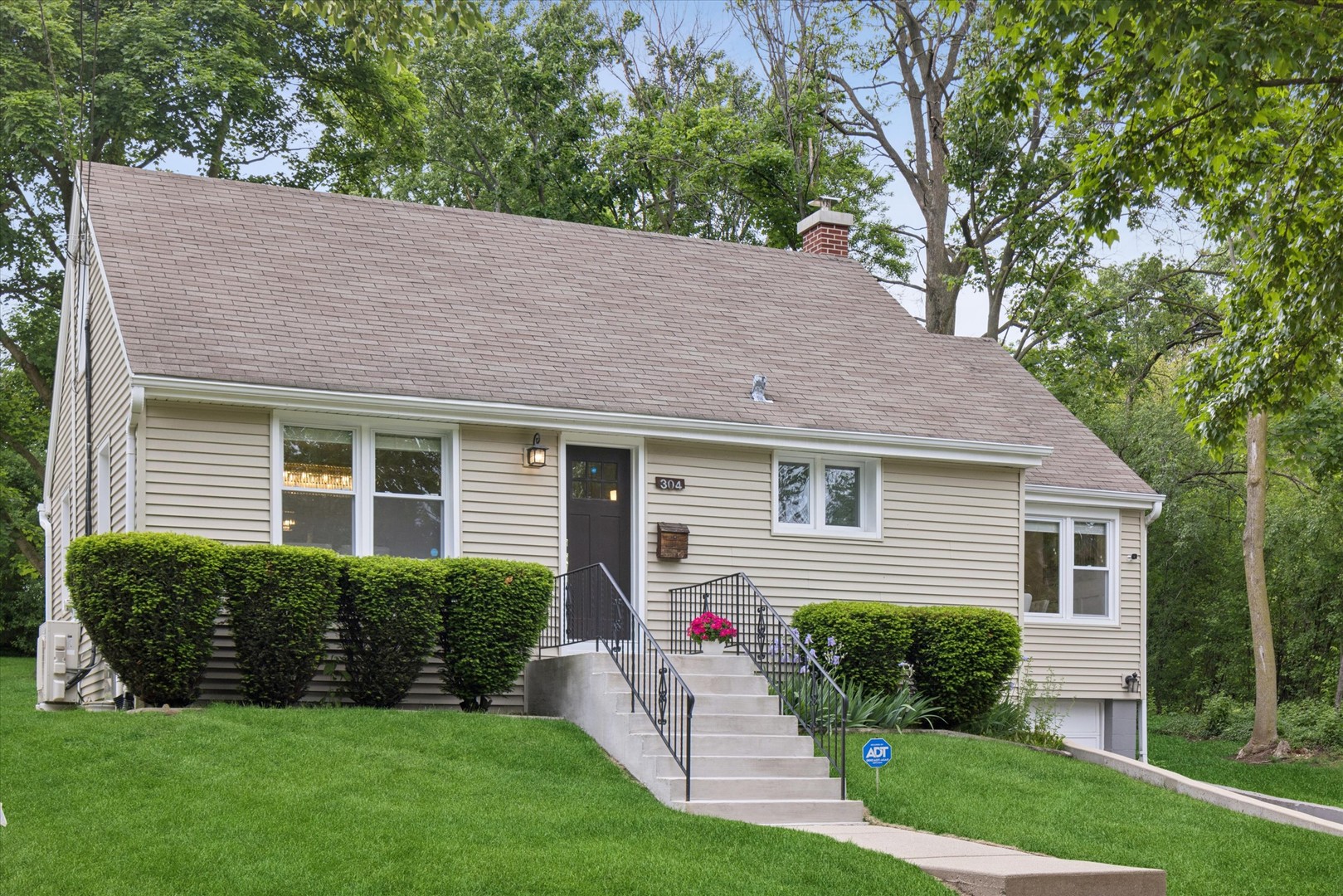 304 Bryant Avenue Glen Ellyn IL 60137