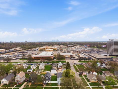 1515 South 3rd Avenue Maywood IL 60153