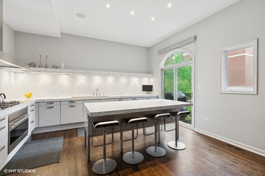 1733 South Prairie Avenue Chicago IL 60616