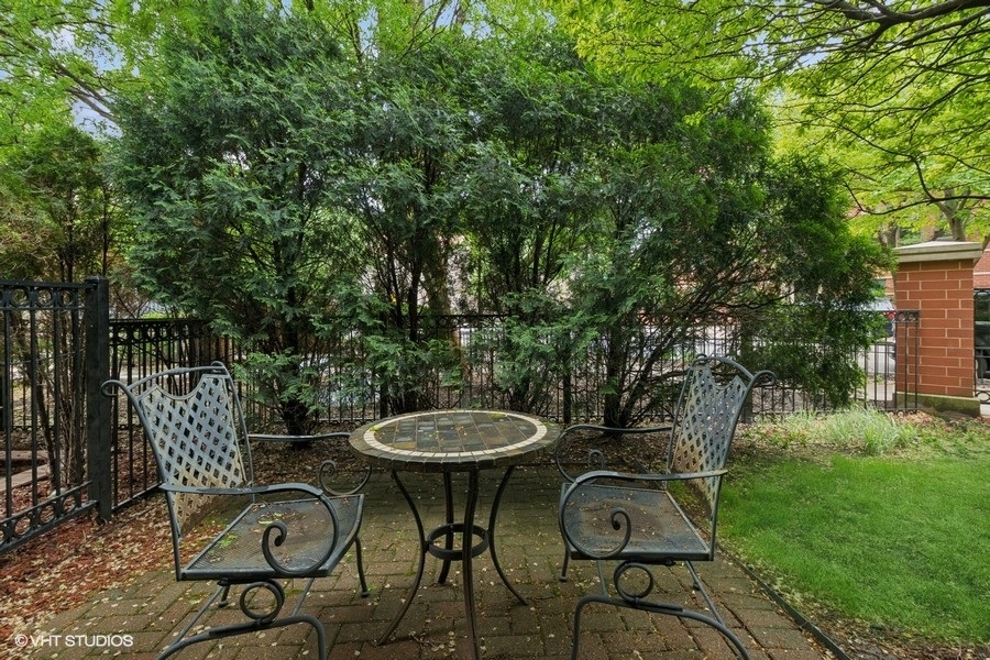 1733 South Prairie Avenue Chicago IL 60616