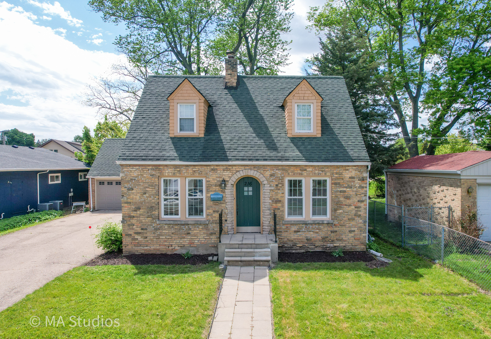 216 Wilcox Avenue Elgin IL 60123