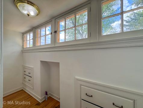 216 Wilcox Avenue Elgin IL 60123