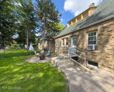 216 Wilcox Avenue Elgin IL 60123