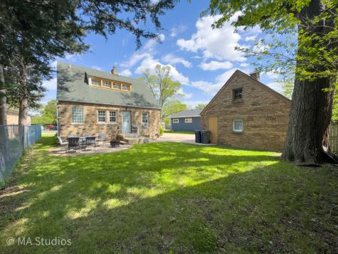 216 Wilcox Avenue Elgin IL 60123