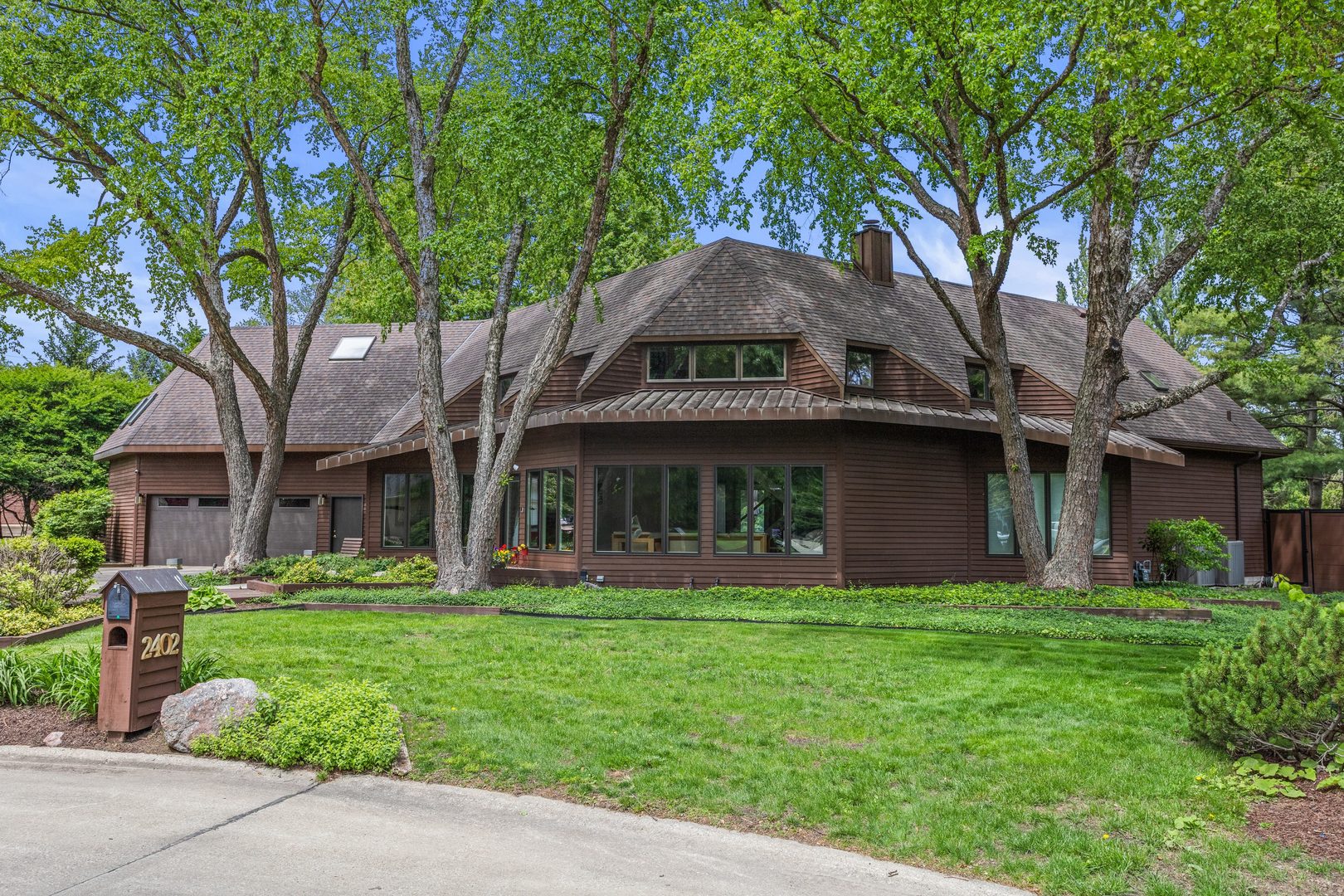 2402 North Nottingham Court Champaign IL 61821