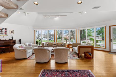 2402 North Nottingham Court Champaign IL 61821