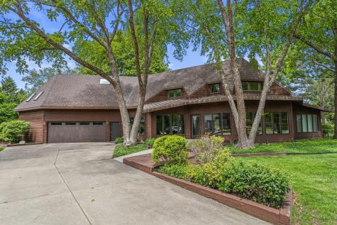 2402 North Nottingham Court Champaign IL 61821