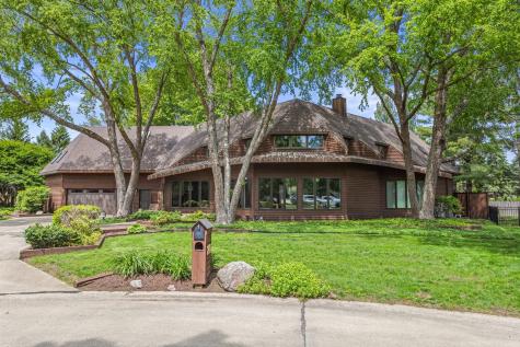 2402 North Nottingham Court Champaign IL 61821