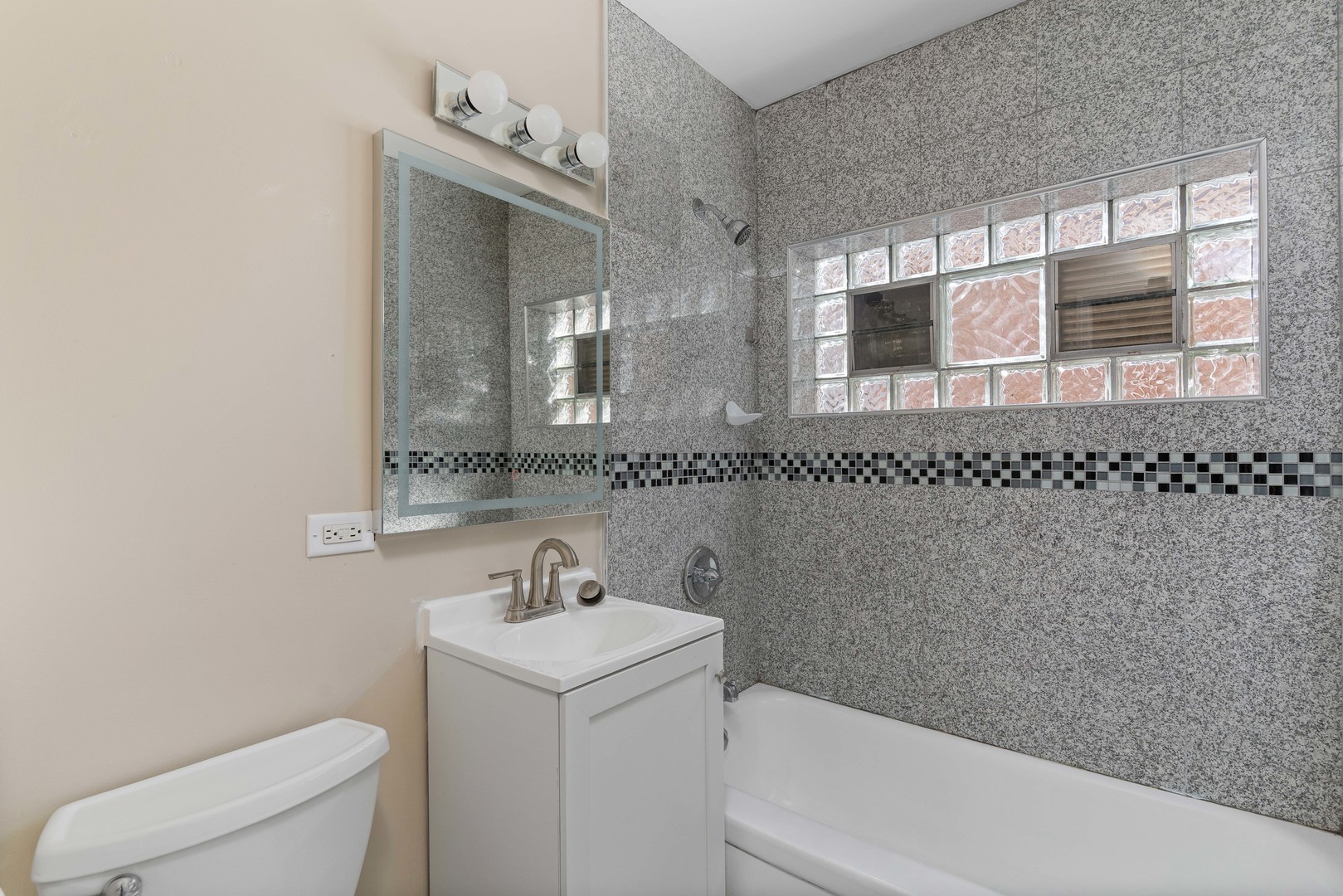 5345 North Neva Avenue Chicago IL 60656