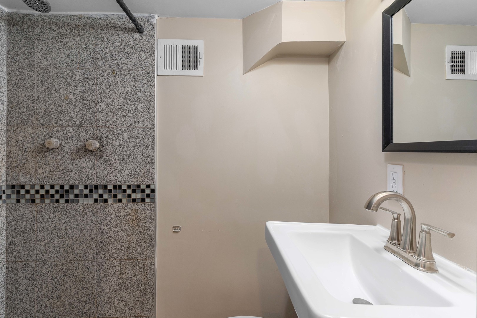 5345 North Neva Avenue Chicago IL 60656