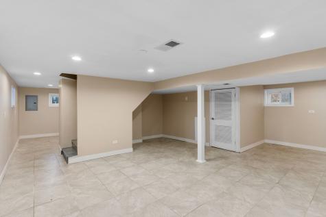 5345 North Neva Avenue Chicago IL 60656