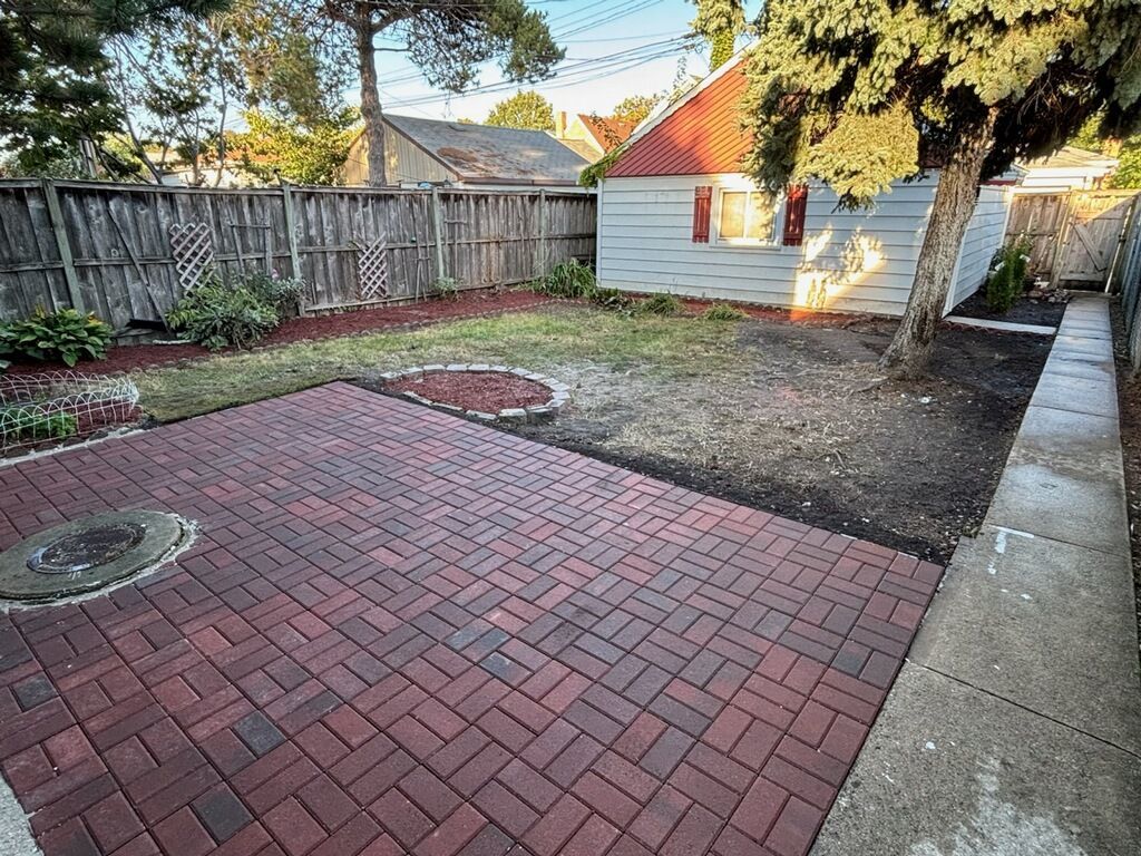 5345 North Neva Avenue Chicago IL 60656