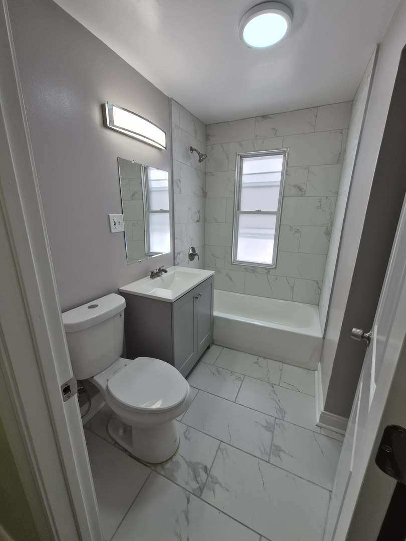 1234 West 72nd Street Chicago IL 60636