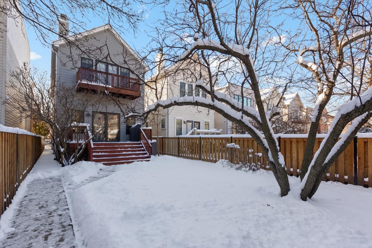332 West Goethe Street Chicago IL 60610