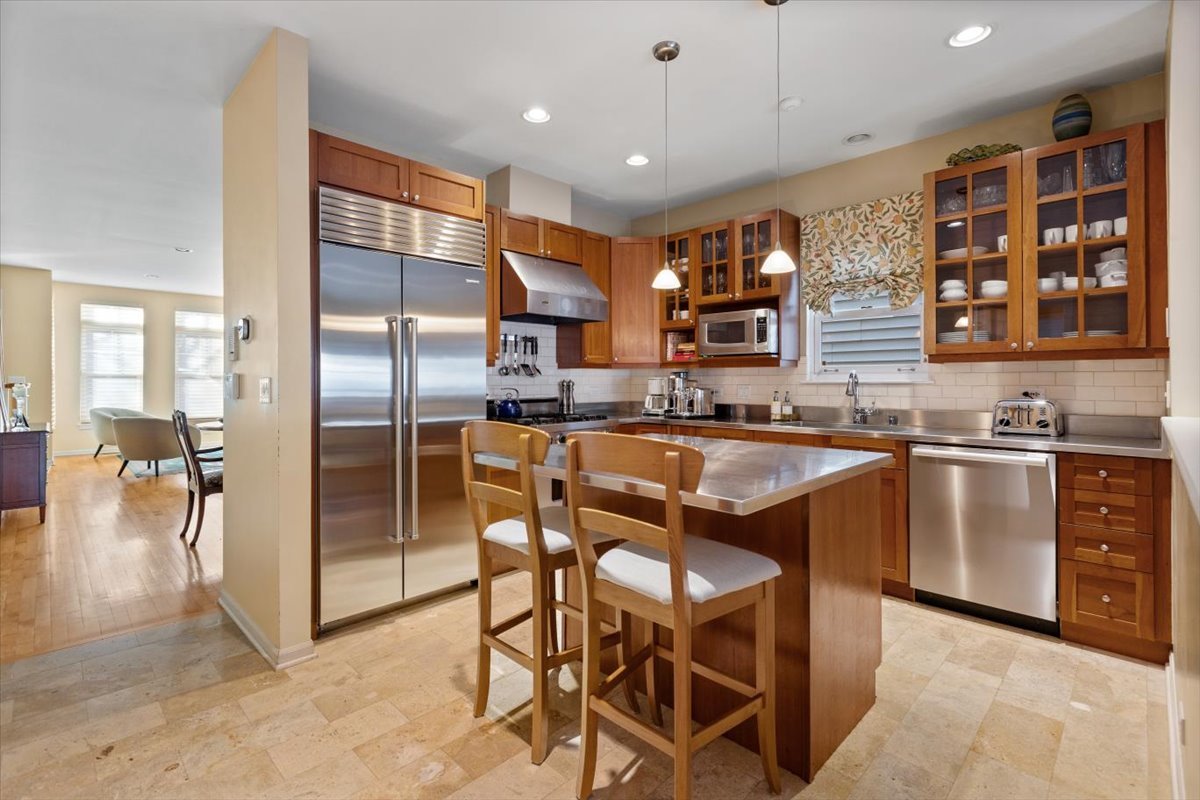 332 West Goethe Street Chicago IL 60610