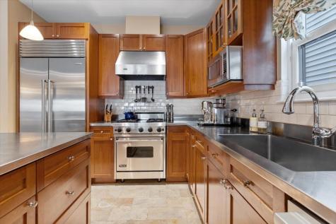 332 West Goethe Street Chicago IL 60610