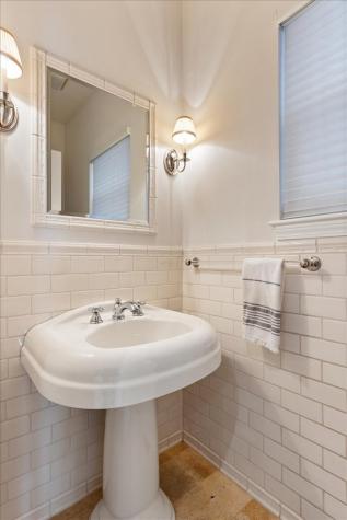 332 West Goethe Street Chicago IL 60610