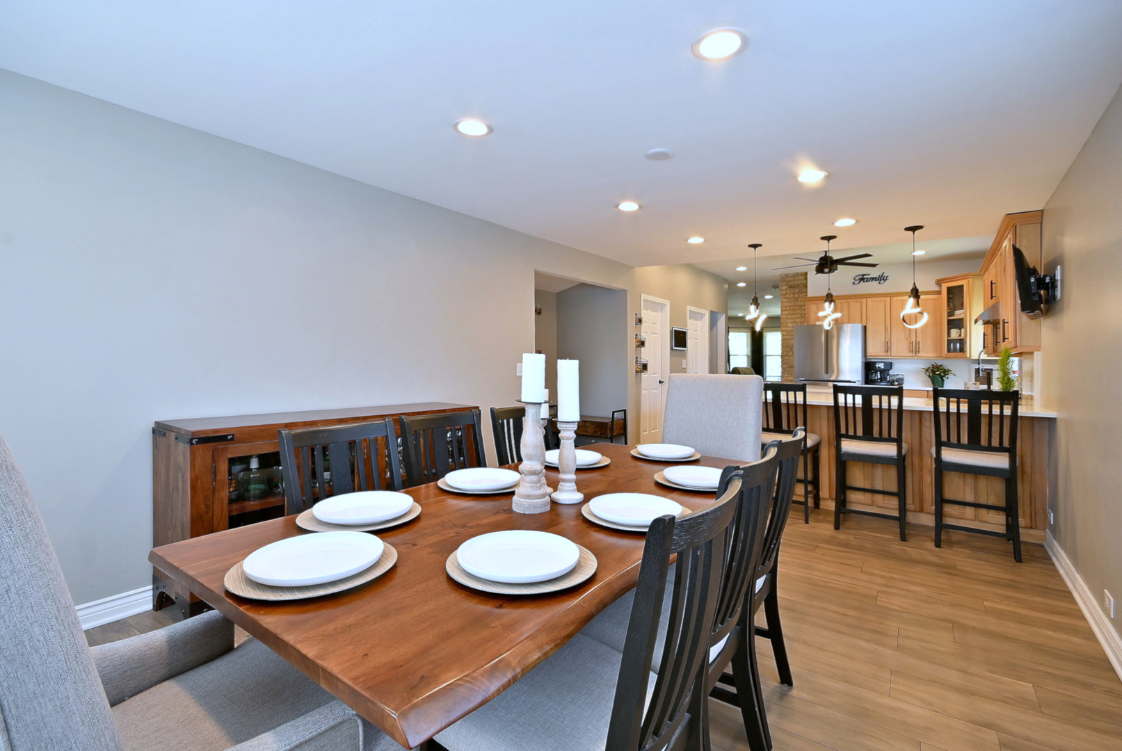 5831 West Leland Avenue Chicago IL 60630