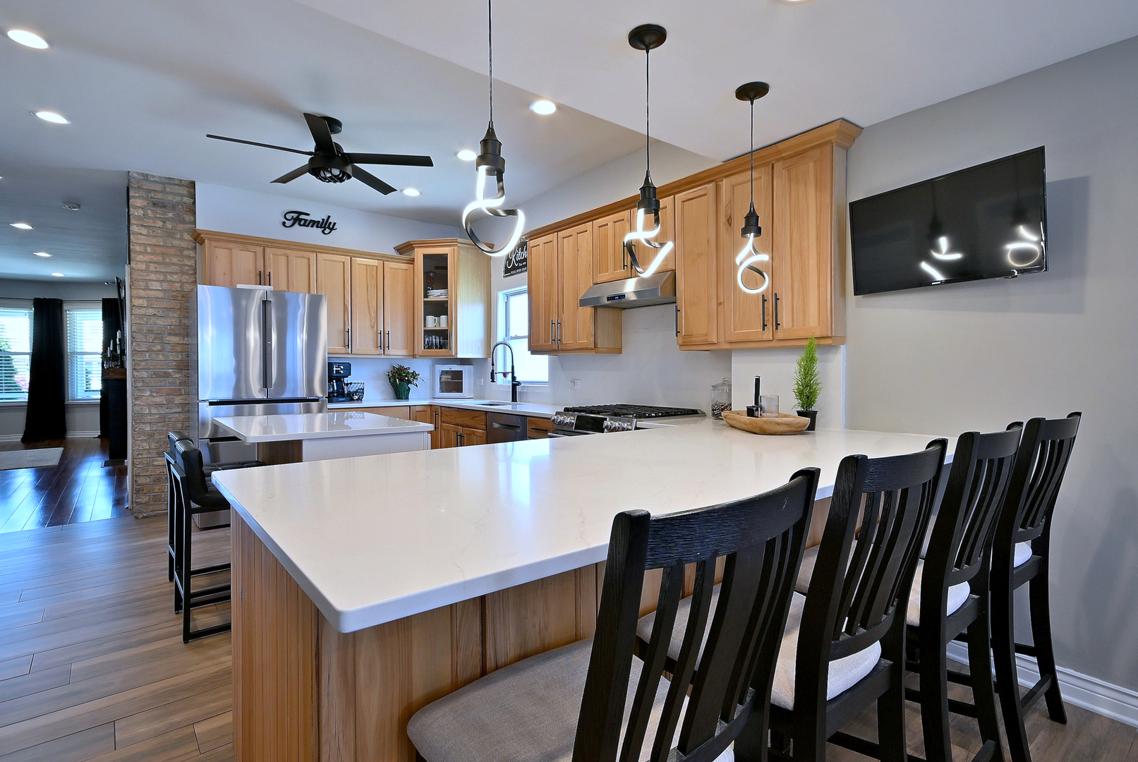 5831 West Leland Avenue Chicago IL 60630