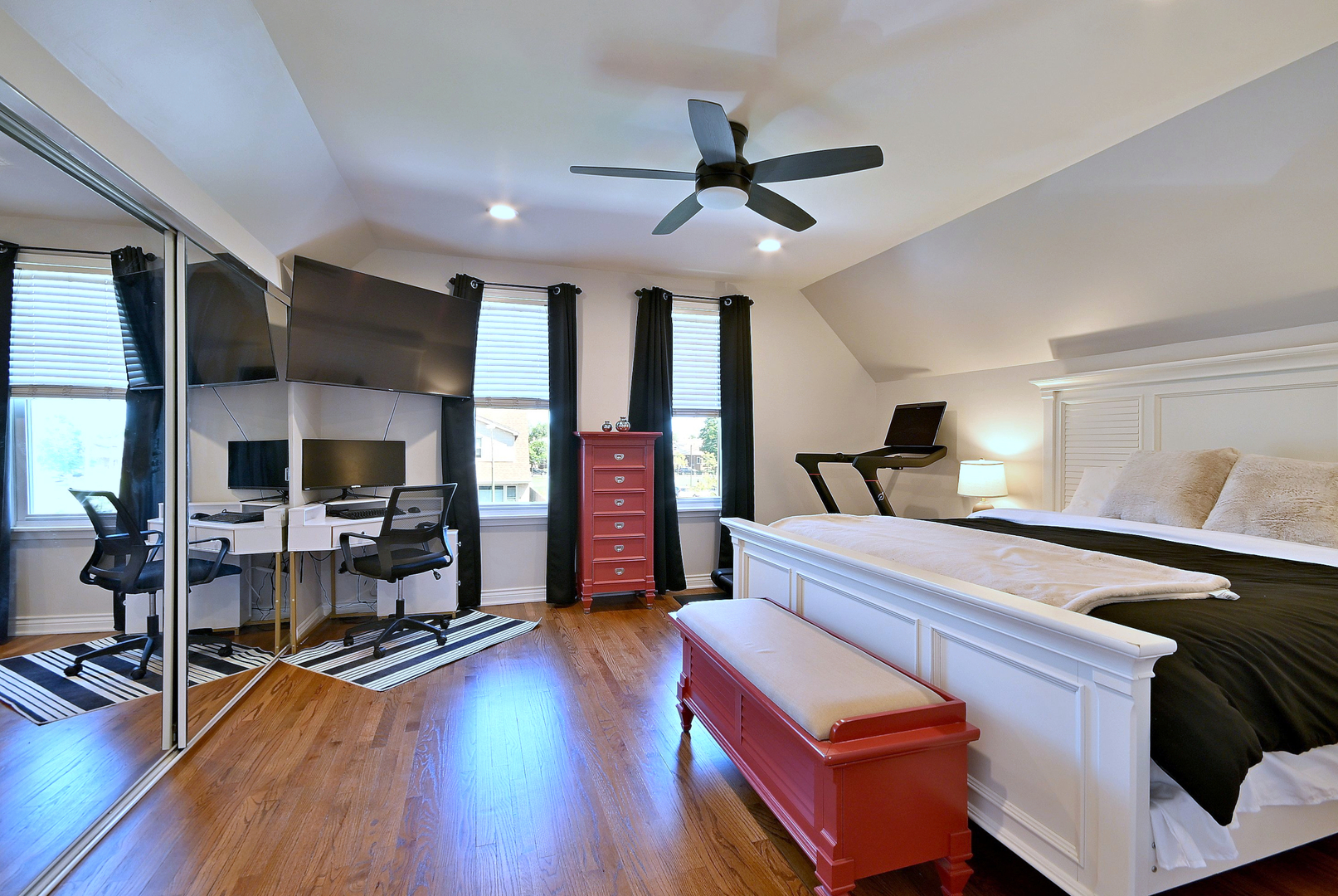 5831 West Leland Avenue Chicago IL 60630