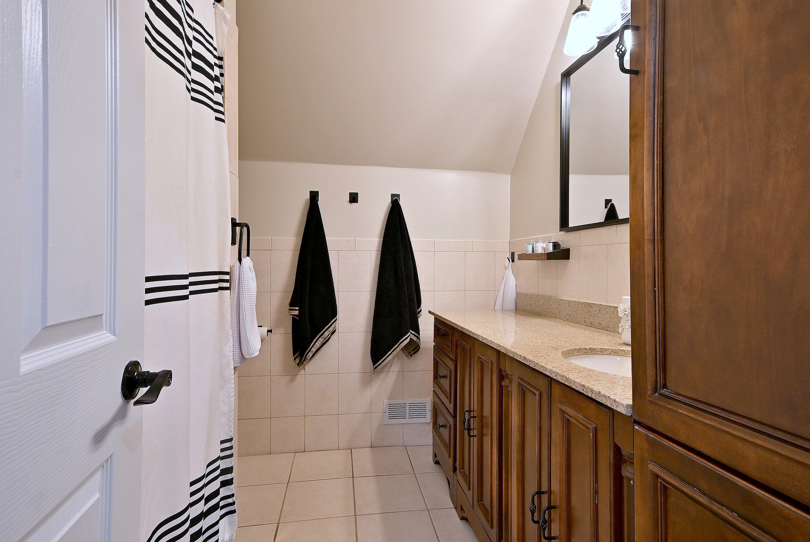 5831 West Leland Avenue Chicago IL 60630