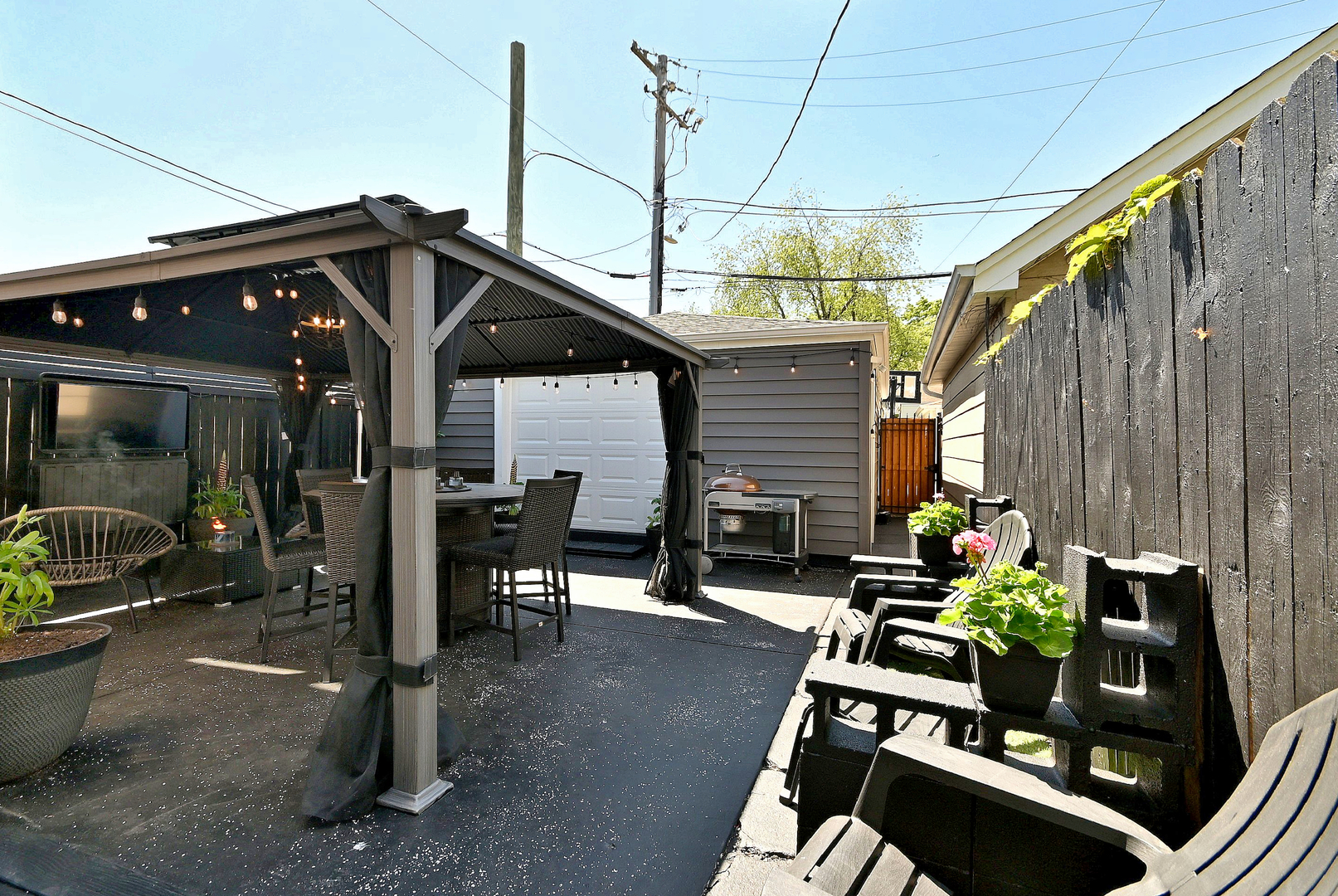 5831 West Leland Avenue Chicago IL 60630