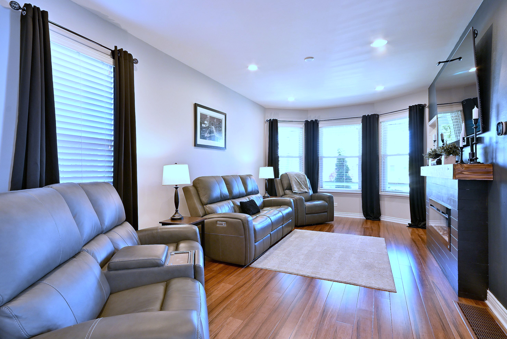 5831 West Leland Avenue Chicago IL 60630