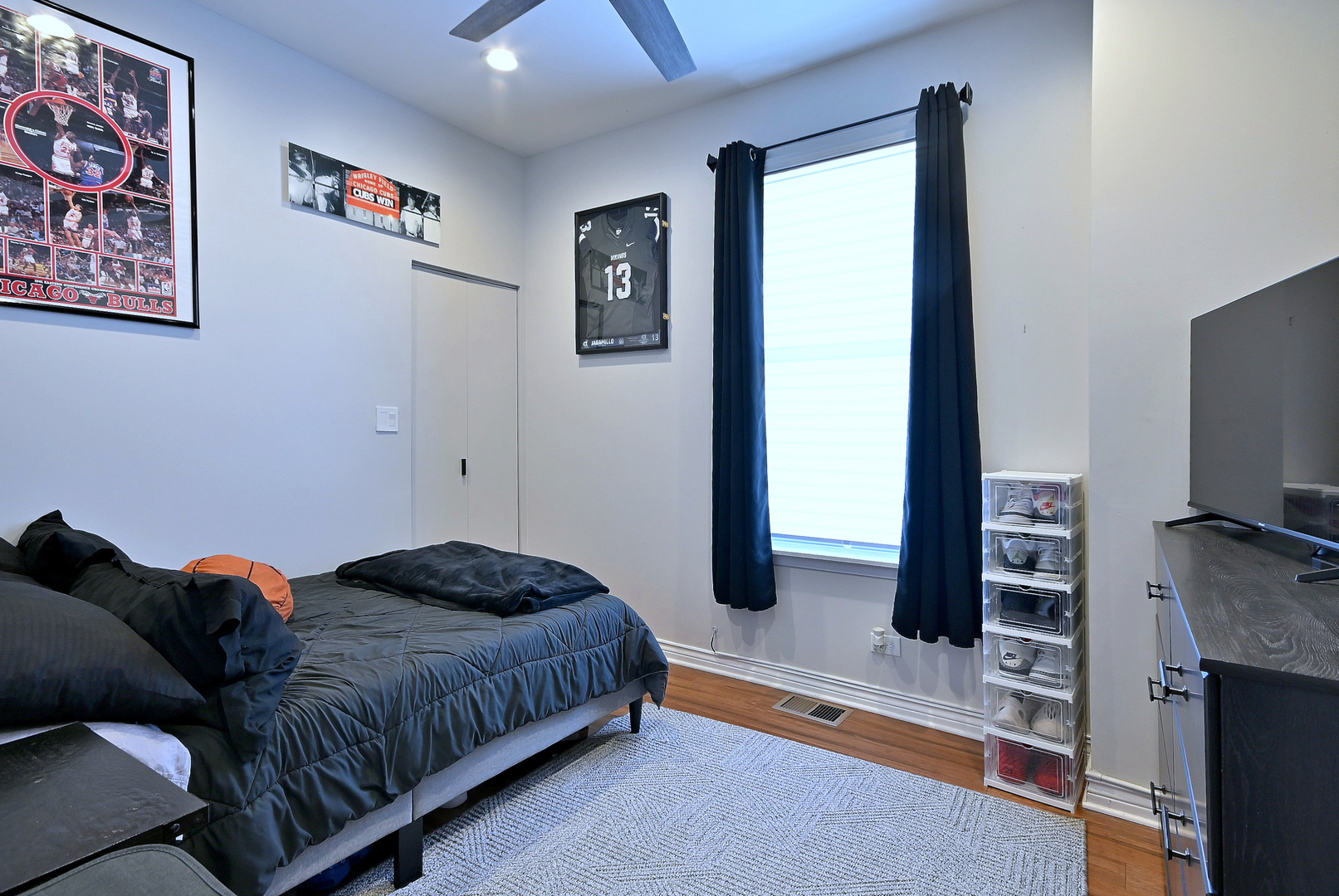 5831 West Leland Avenue Chicago IL 60630
