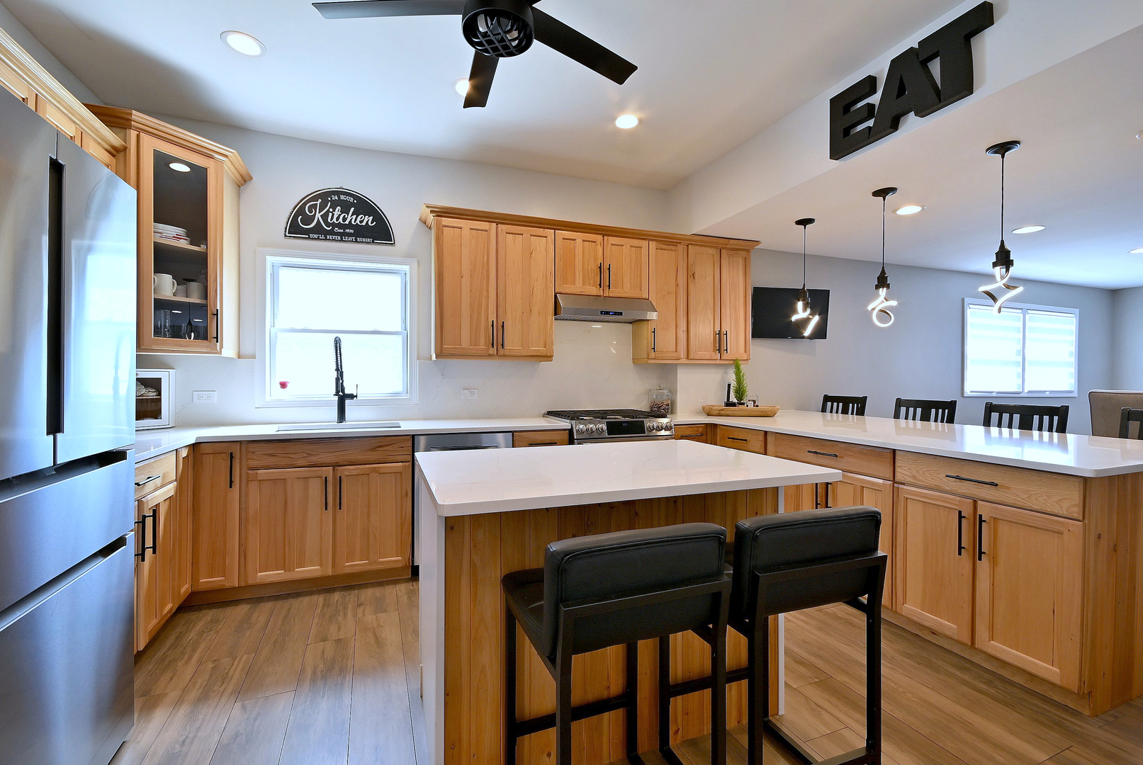5831 West Leland Avenue Chicago IL 60630
