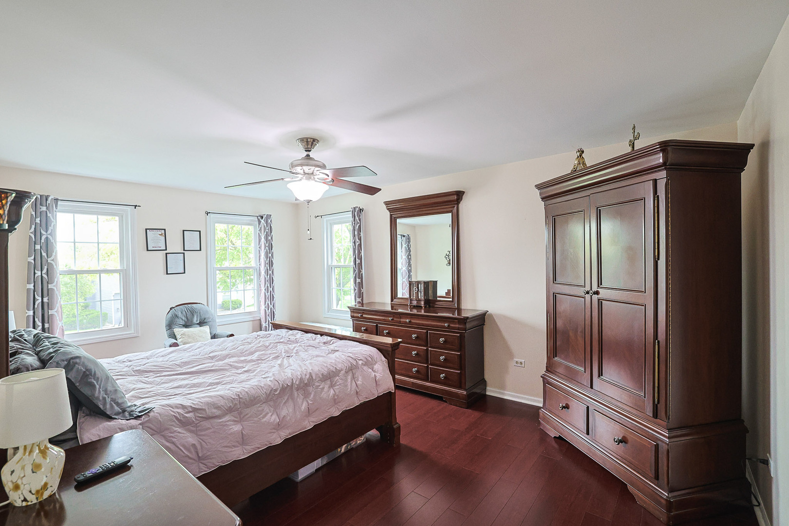 830 Hawk Lane Carol Stream IL 60188