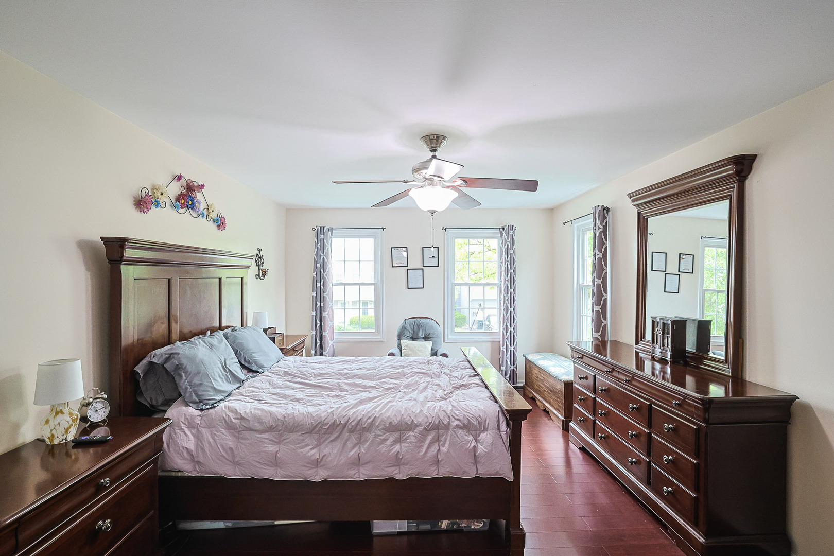 830 Hawk Lane Carol Stream IL 60188