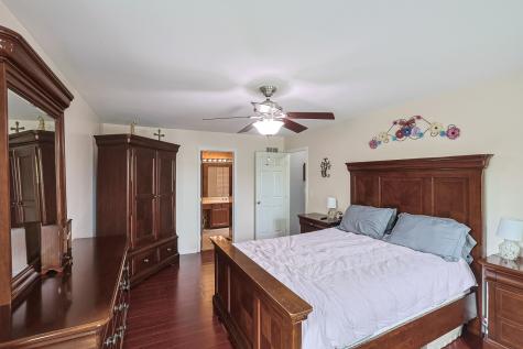 830 Hawk Lane Carol Stream IL 60188
