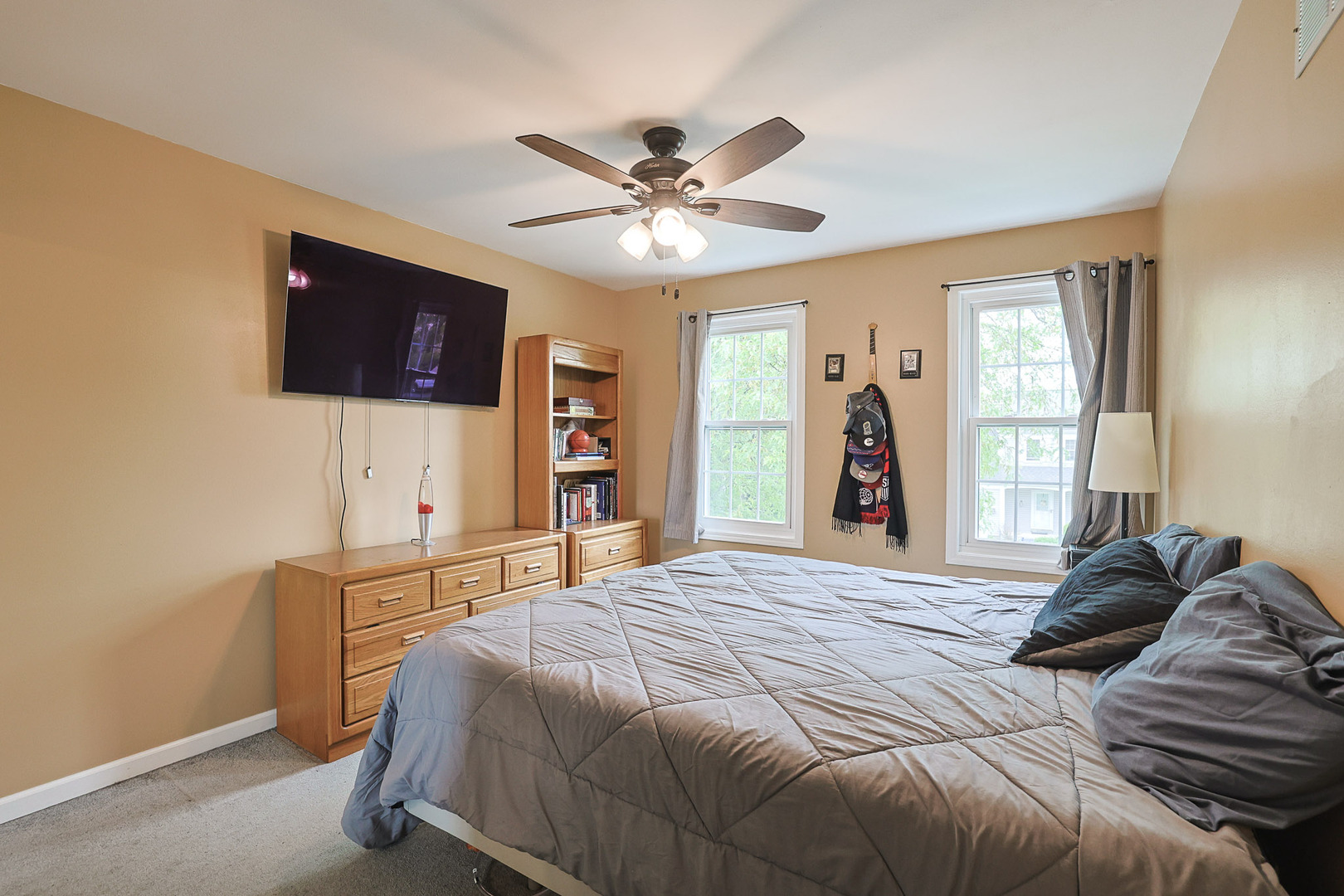 830 Hawk Lane Carol Stream IL 60188