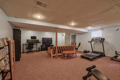 830 Hawk Lane Carol Stream IL 60188