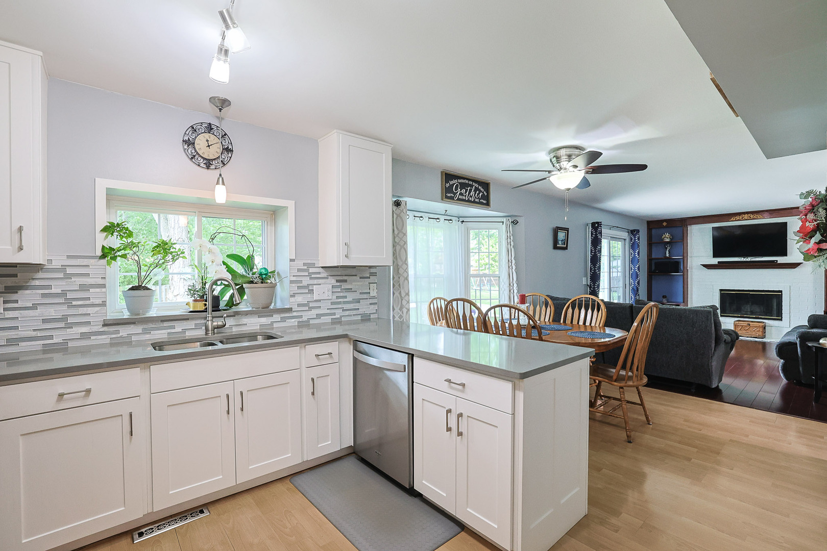 830 Hawk Lane Carol Stream IL 60188