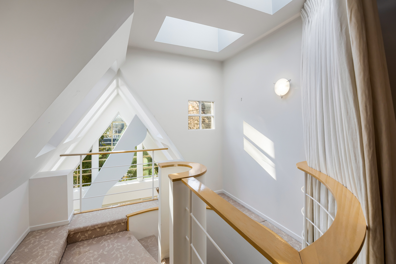 1706 North Fern Court Chicago IL 60614