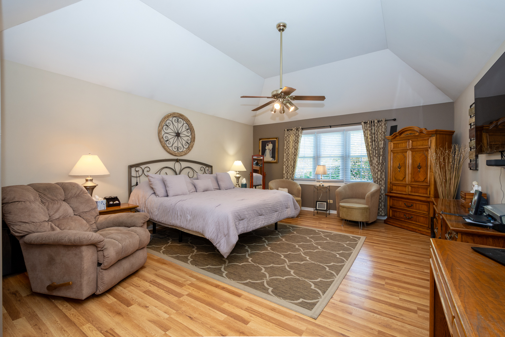 541 North 4th Avenue Addison IL 60101