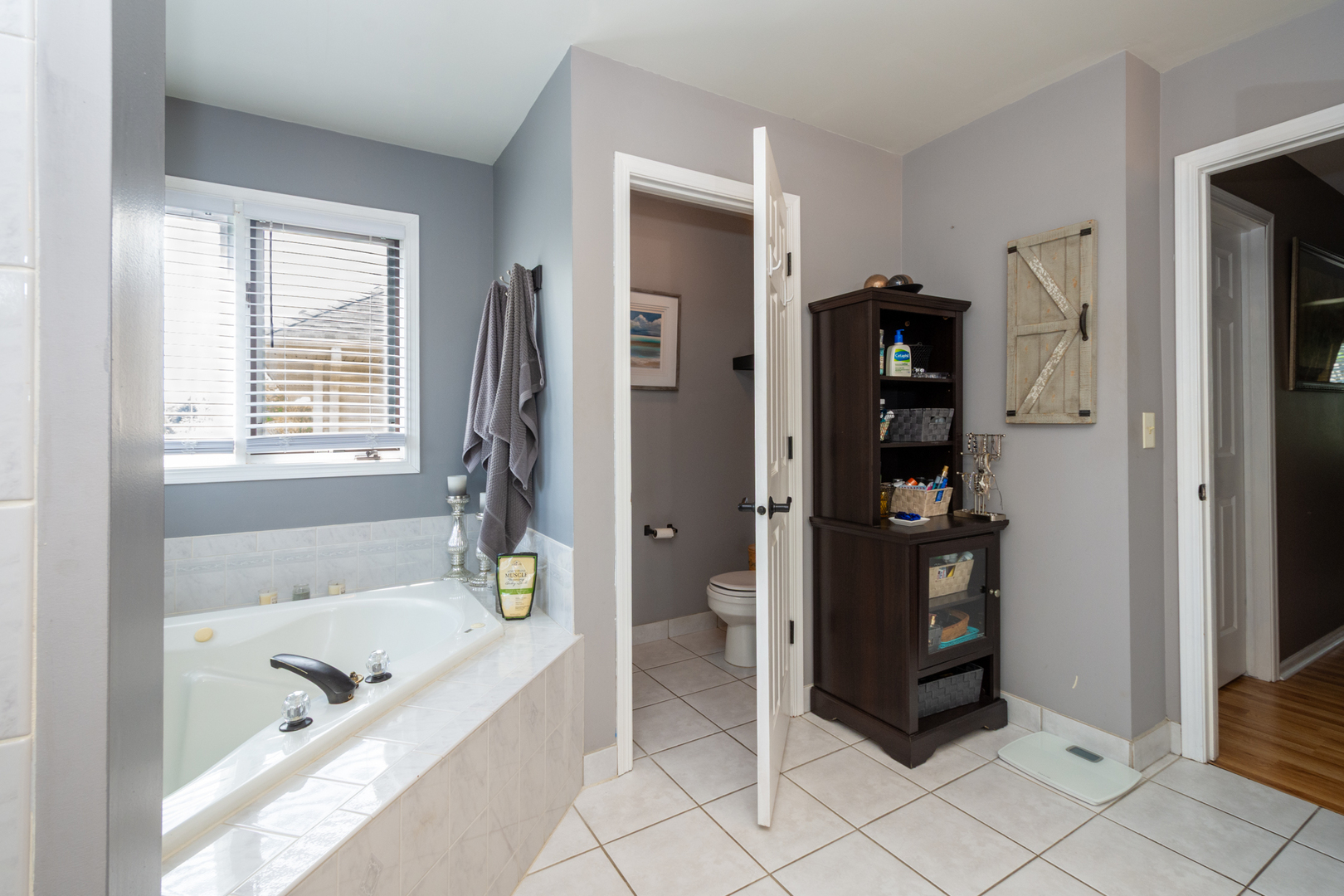 541 North 4th Avenue Addison IL 60101