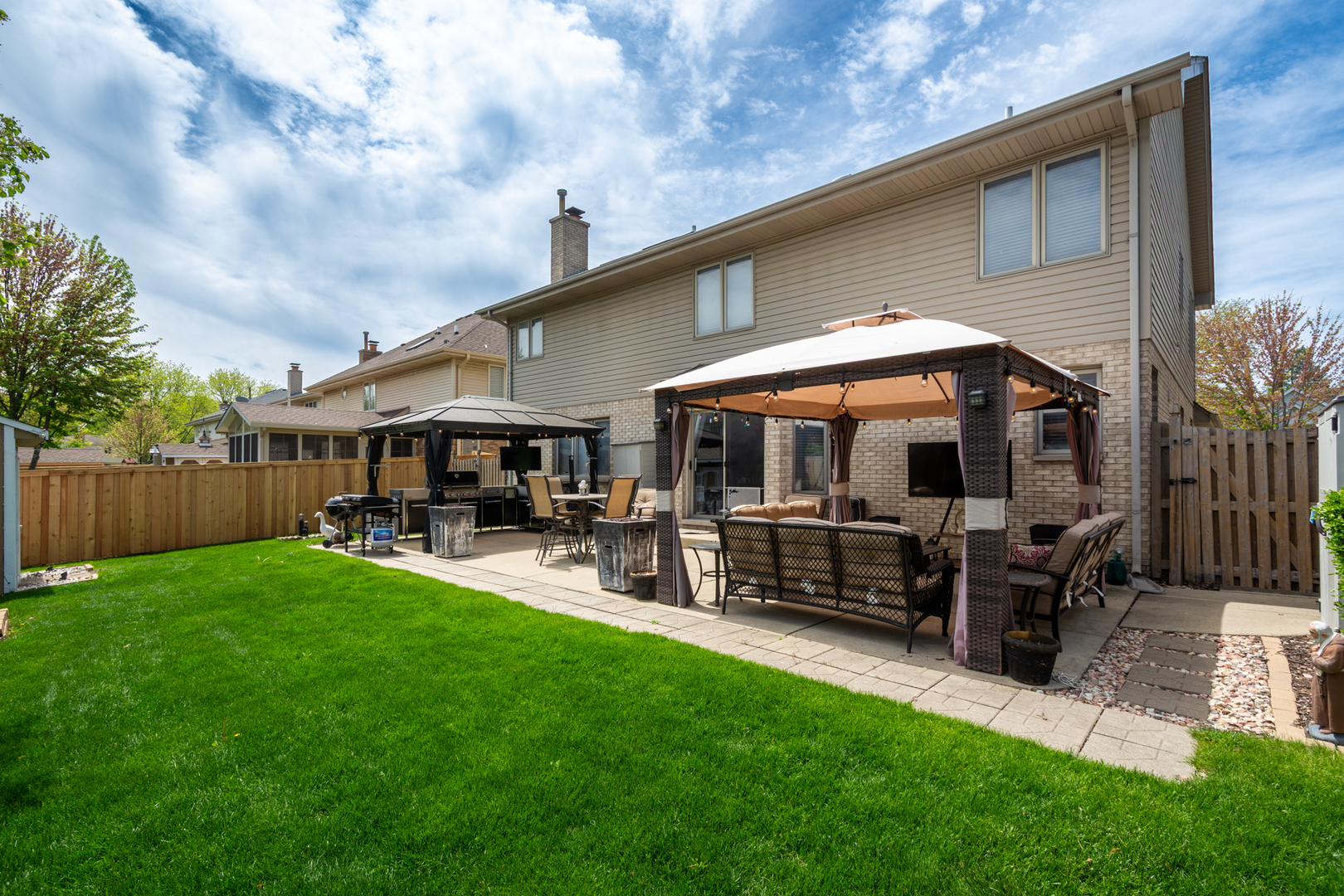 541 North 4th Avenue Addison IL 60101