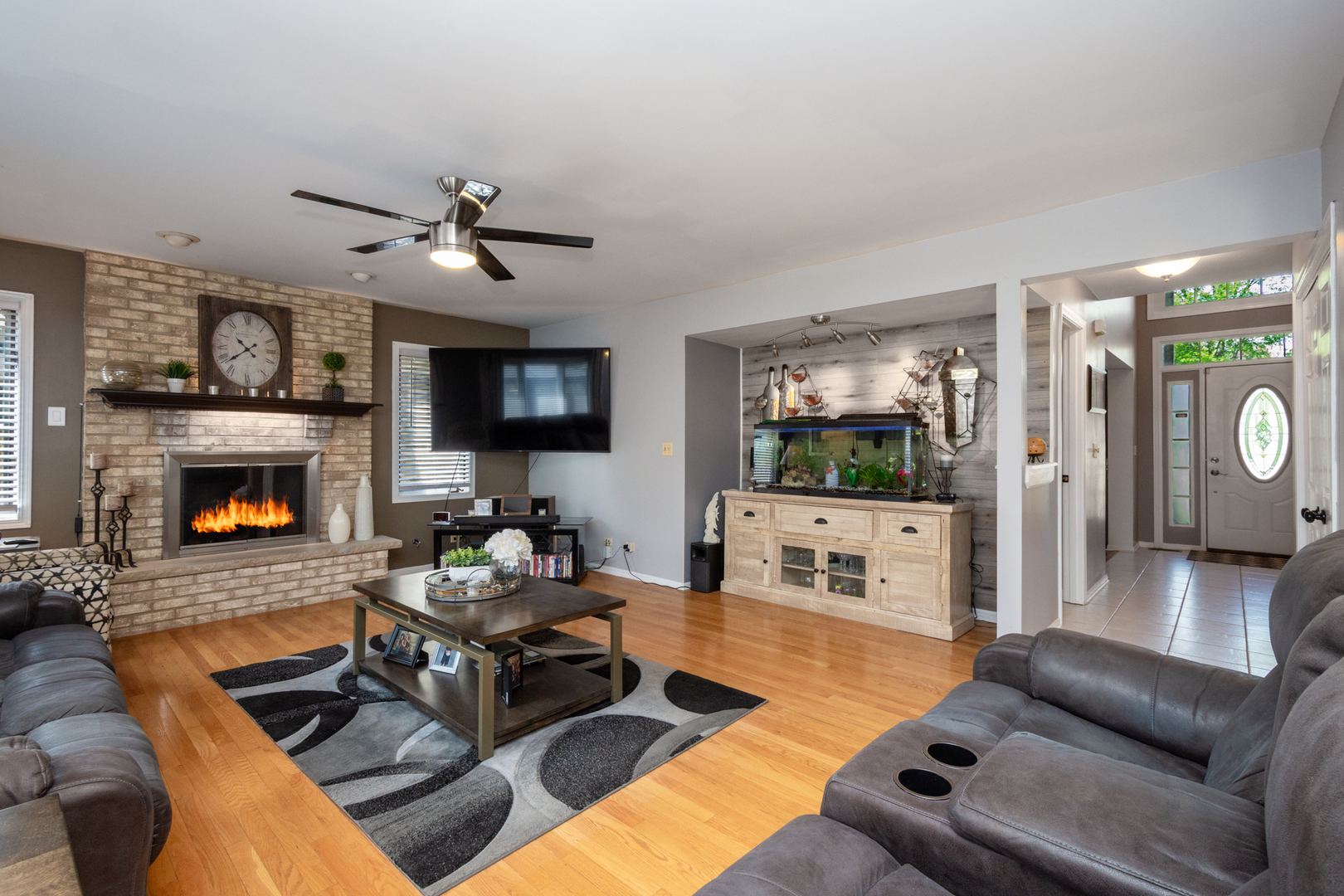 541 North 4th Avenue Addison IL 60101