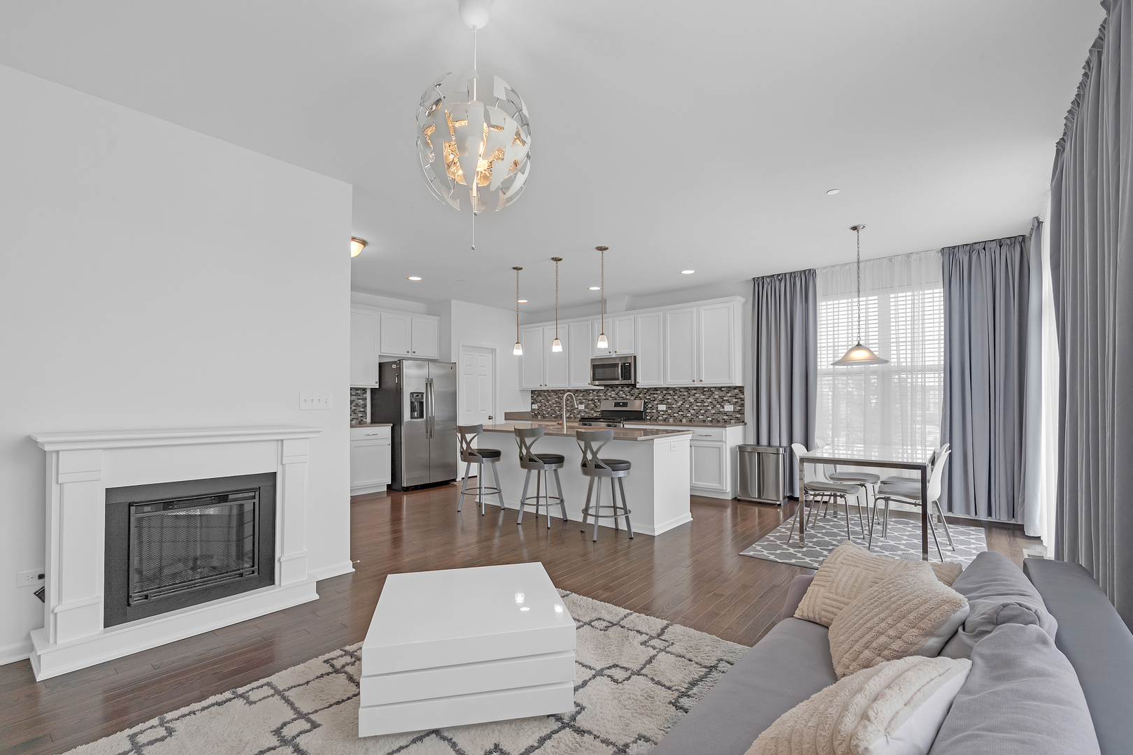 1134 East Bauer Road Naperville IL 60563