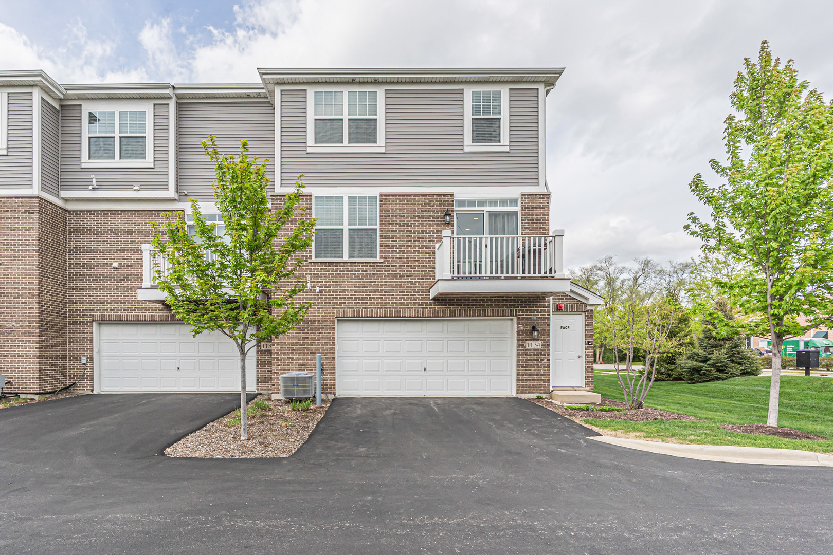 1134 East Bauer Road Naperville IL 60563